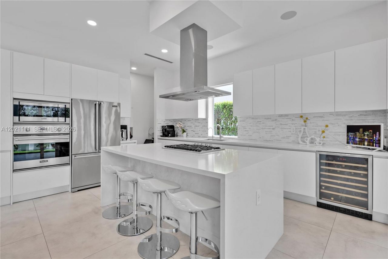 10267 NW 75th Ter, Doral, FL 33178 Photo