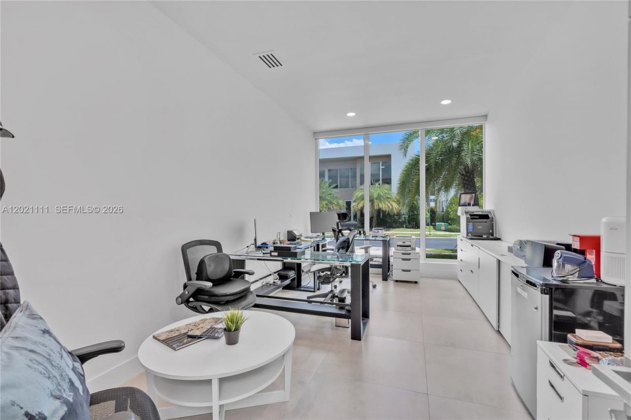 10267 NW 75th Ter, Doral, FL 33178 Photo