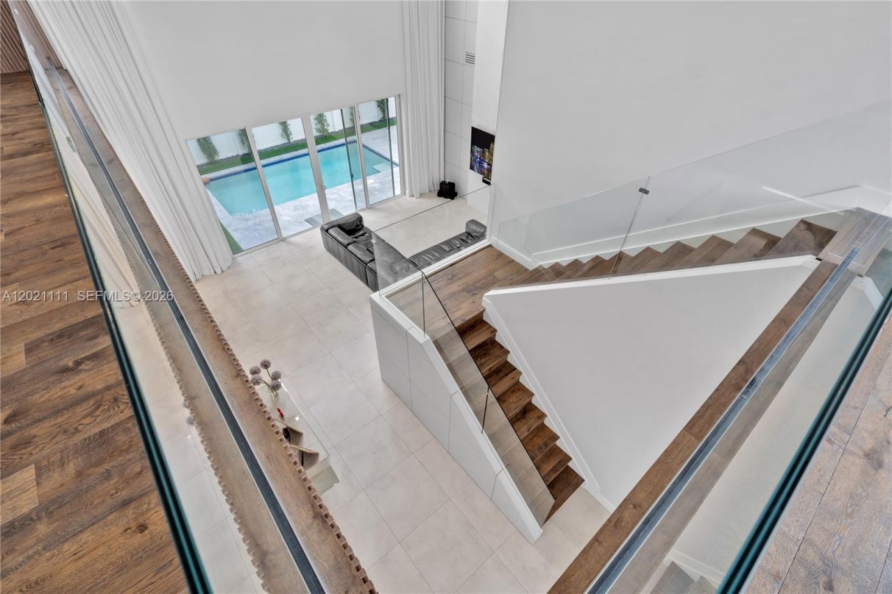 10267 NW 75th Ter, Doral, FL 33178 Photo