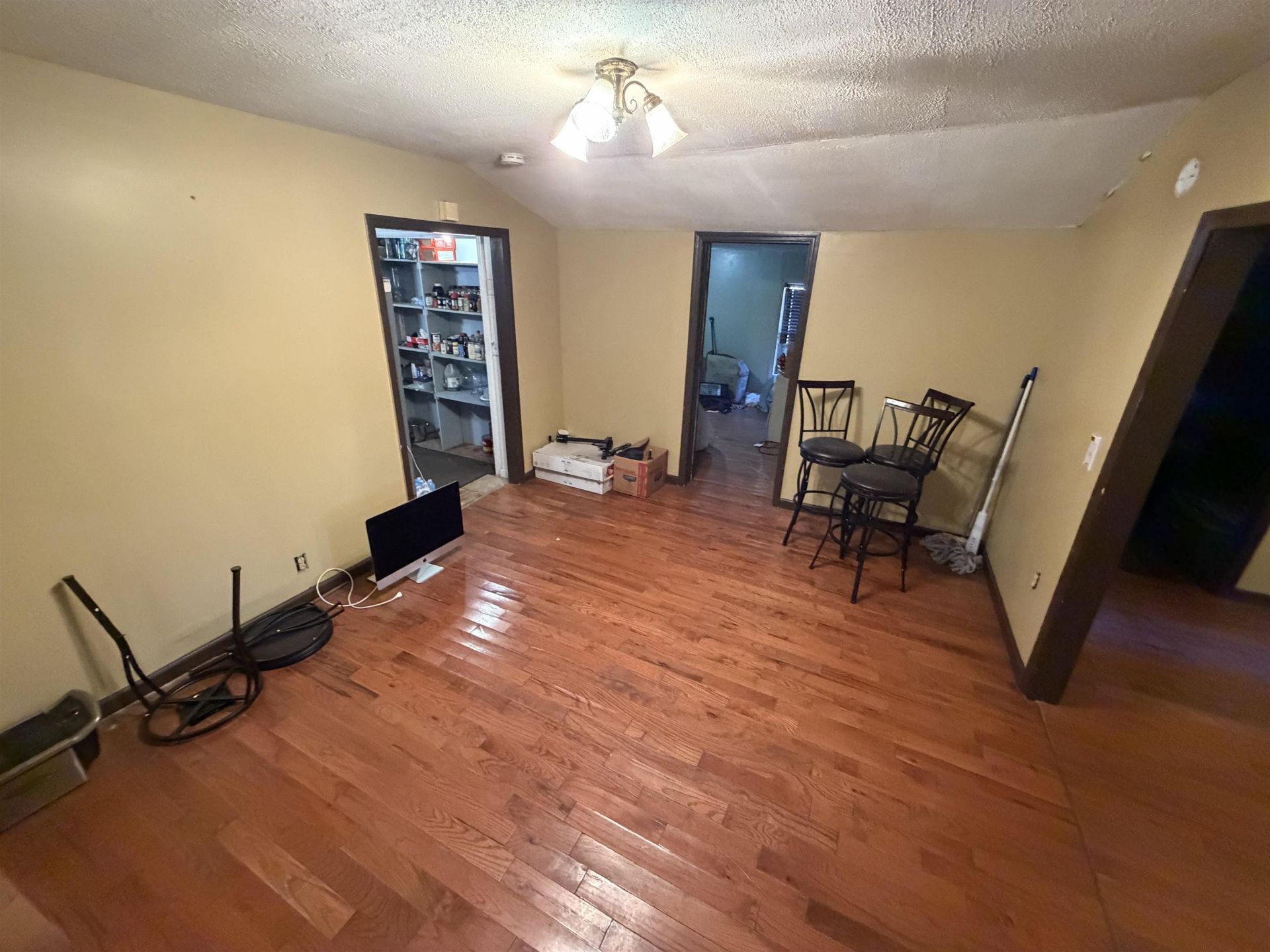 318 Wilmont St. Photo 22