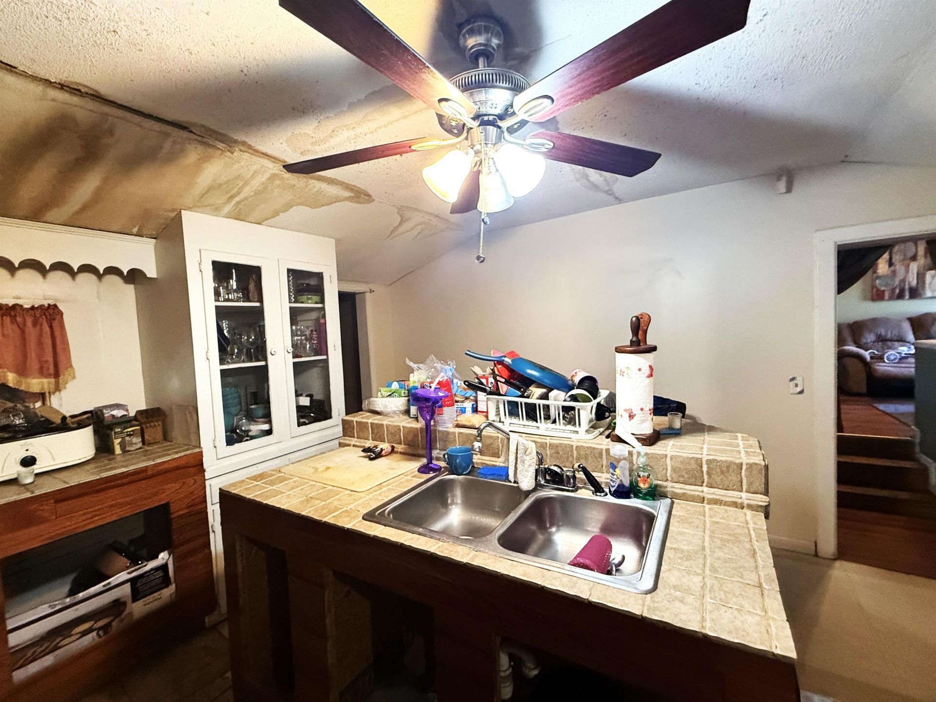 318 Wilmont St. Photo 8