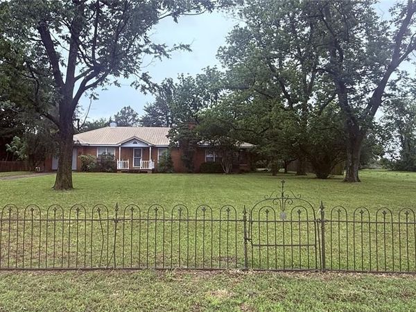 1332 First Street , Kennett, MO 63857