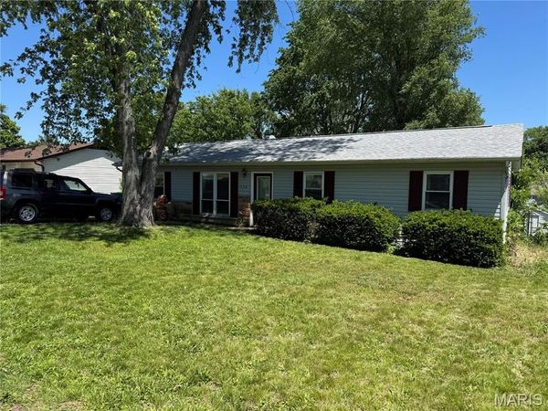 530 Crest Street , St Clair, MO 63077