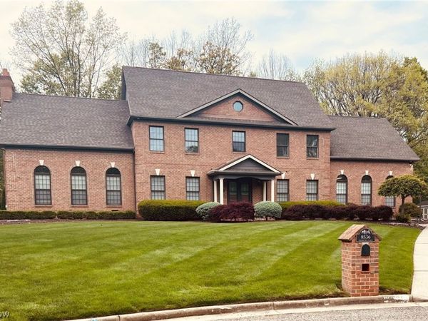 8536 Cherry Hill Place, Youngstown, OH 44514