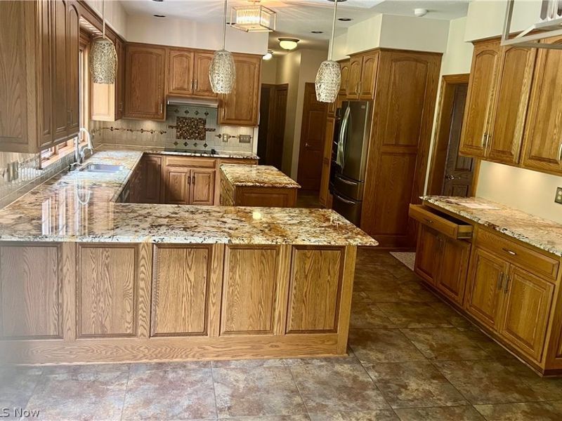 8536 Cherry Hill Place, Youngstown, OH 44514 Photo 6
