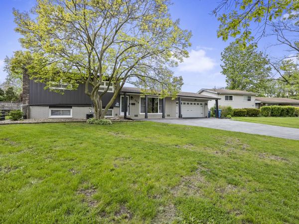 724 Lexington Drive , Chicago Heights, IL 60411