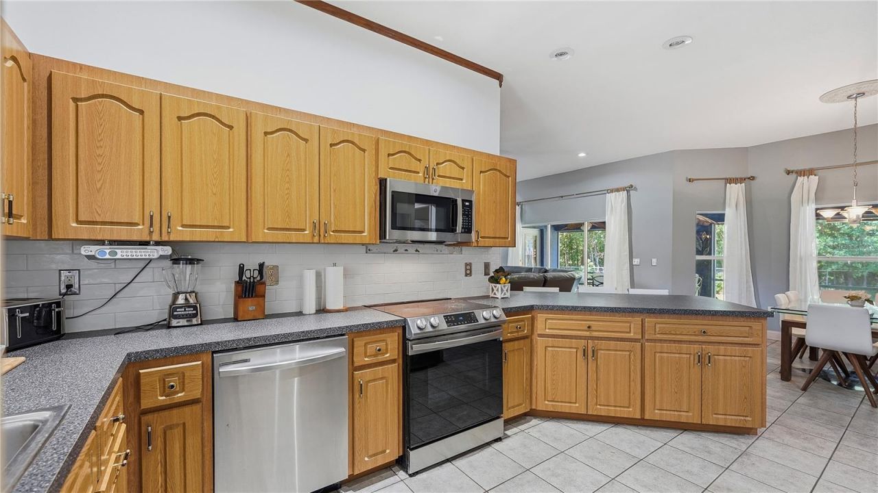 6780 Sugarbush Lane, Unit 9, Polk City, FL 33868 Photo