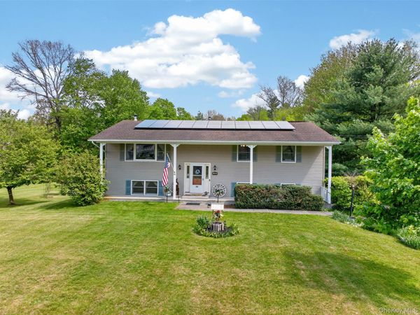 40 Hueg Place , Pine Bush, NY 12566