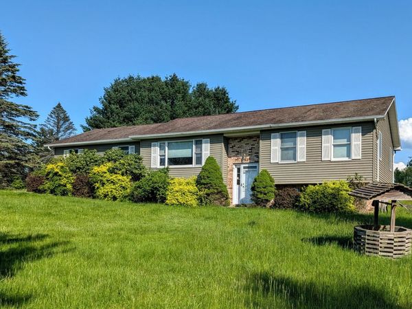 271 Bavarian Hill Road, Beach Lake, PA 18405