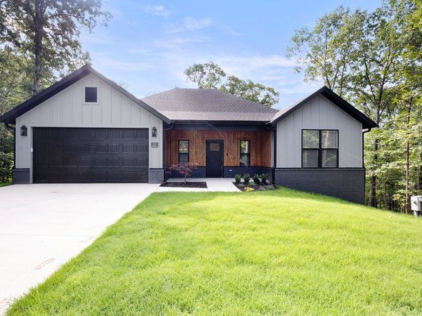 17 Stretford Drive, Bella Vista, AR 72714