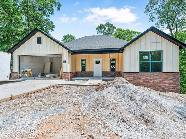 17 Stretford Drive, Bella Vista, AR 72714