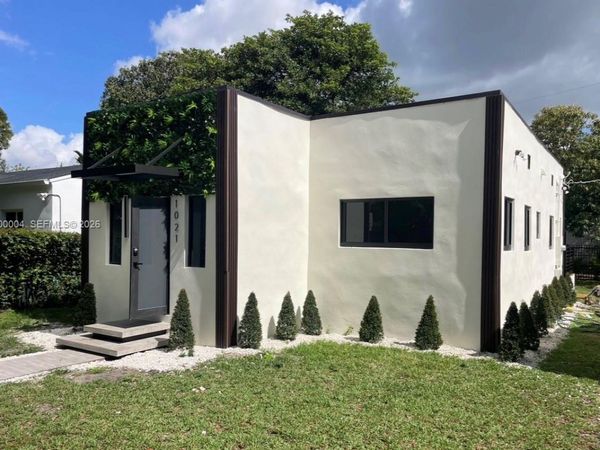1021 NW 48th St , Miami, FL 33127