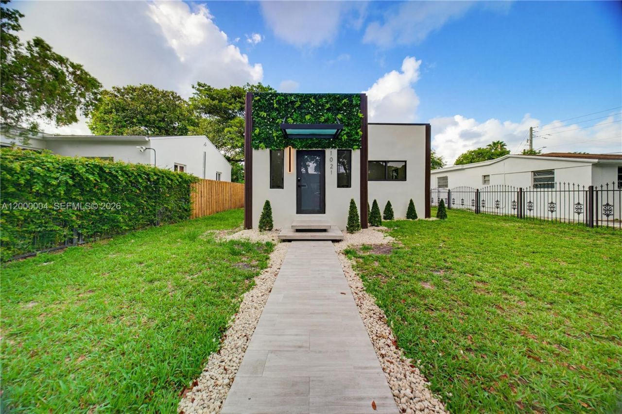 1021 NW 48th St , Miami, FL 33127 Photo