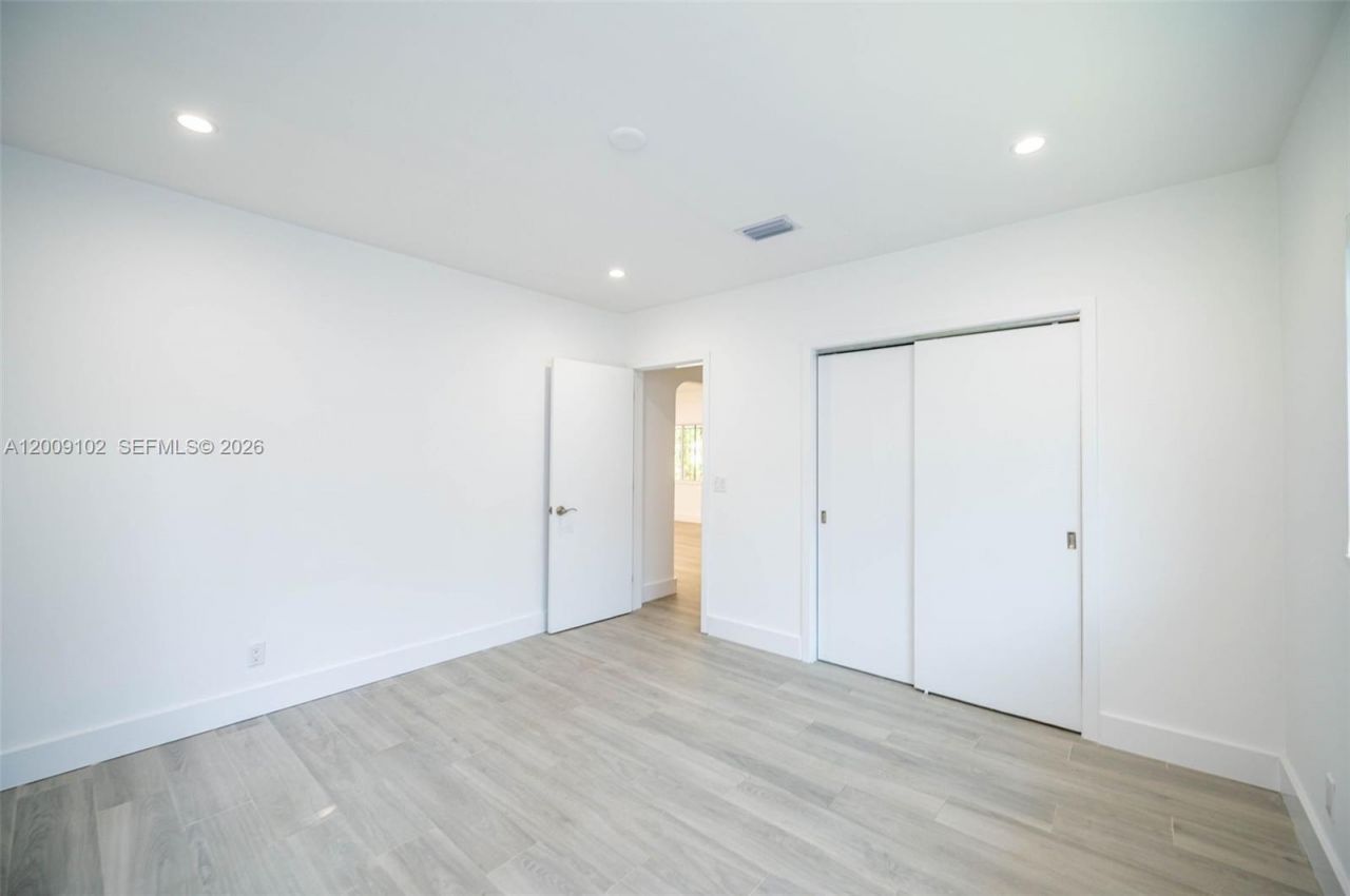 330 SW 27th Rd , Miami, FL 33129 Photo