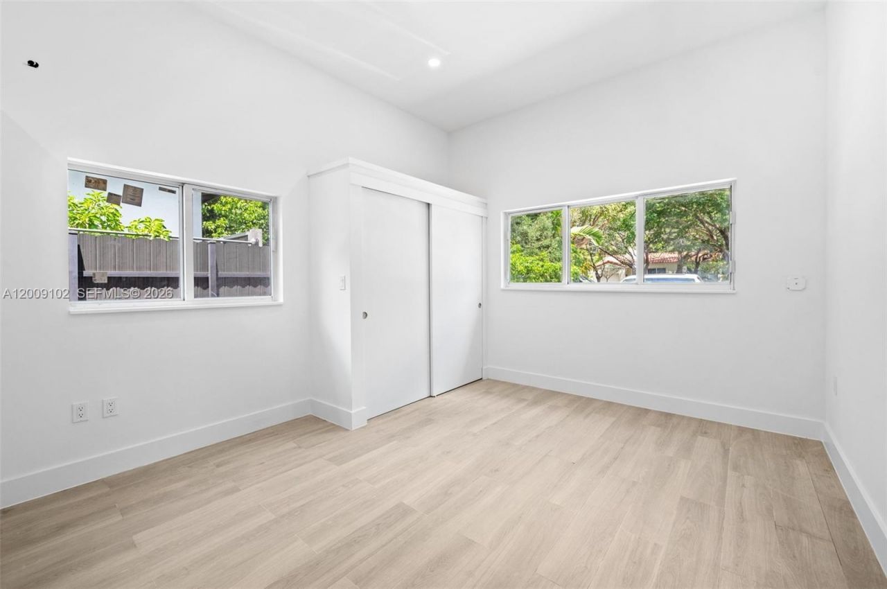 330 SW 27th Rd , Miami, FL 33129 Photo