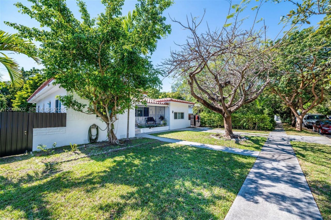 330 SW 27th Rd , Miami, FL 33129 Photo