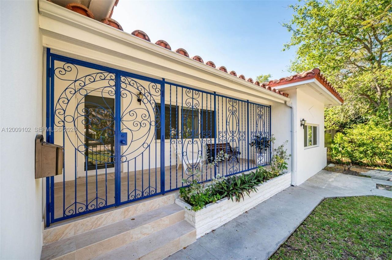 330 SW 27th Rd , Miami, FL 33129 Photo
