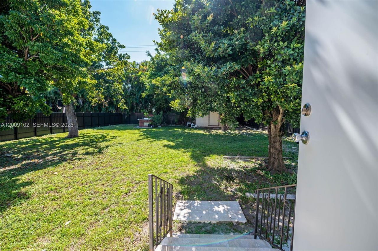 330 SW 27th Rd , Miami, FL 33129 Photo