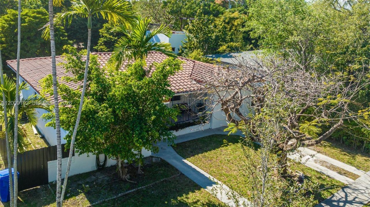 330 SW 27th Rd , Miami, FL 33129 Photo