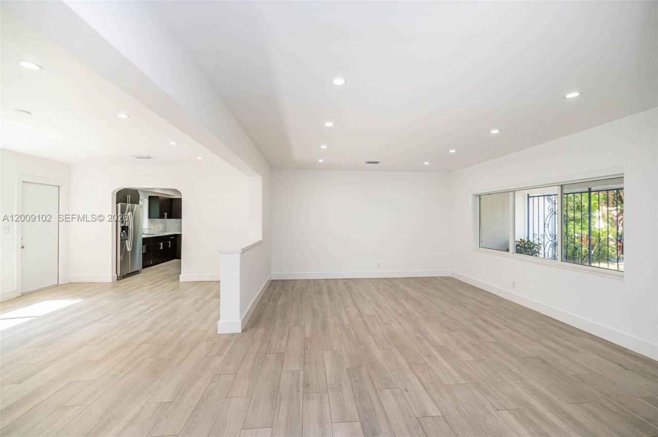330 SW 27th Rd , Miami, FL 33129 Photo