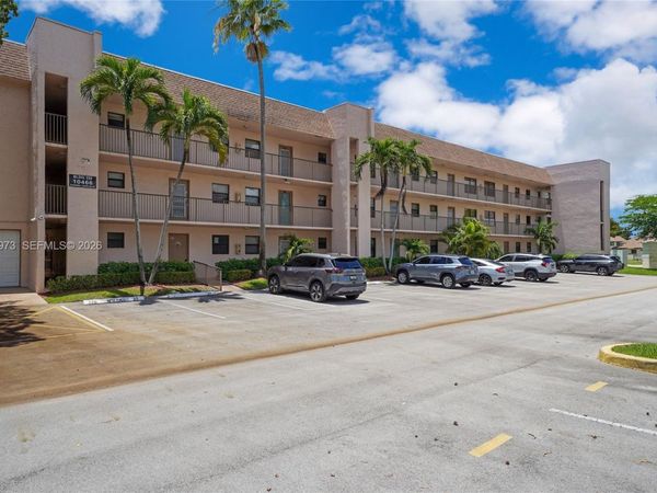 10466 Sunrise Lakes Blvd , Unit 107, Sunrise, FL 33322