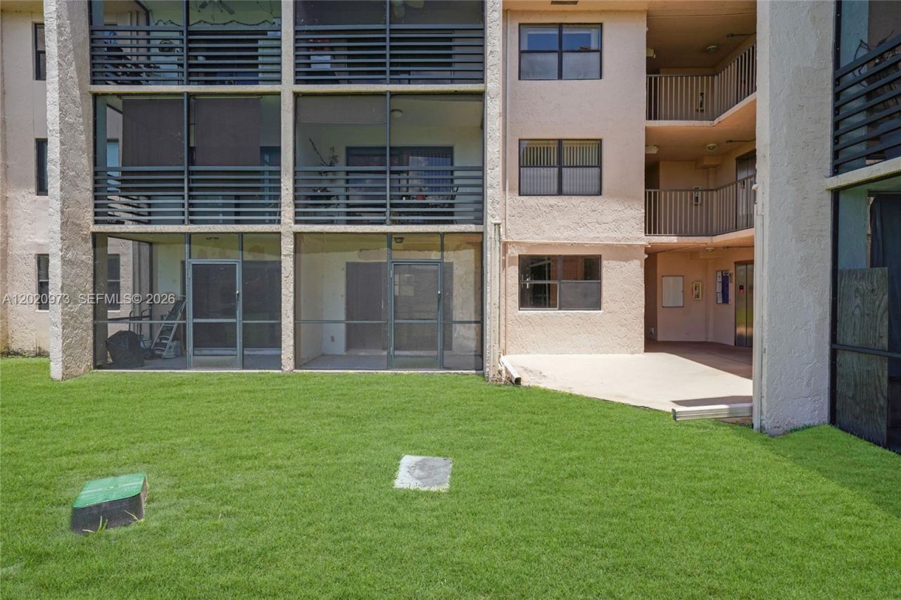 10466 Sunrise Lakes Blvd , Unit 107, Sunrise, FL 33322 Photo