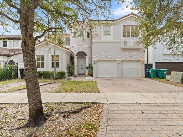 8968 NW 180th Ter , Hialeah, FL 33018
