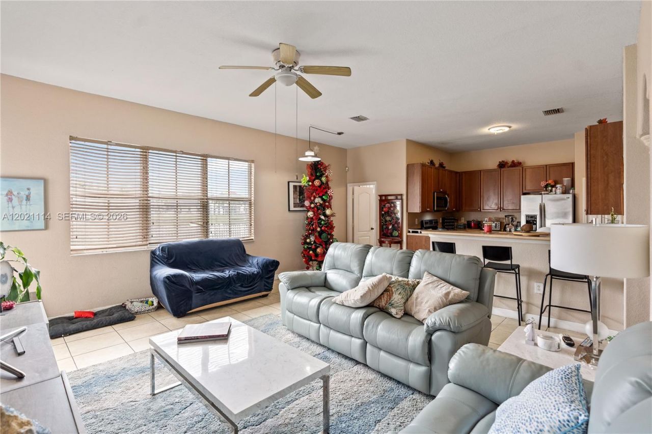 8968 NW 180th Ter , Hialeah, FL 33018 Photo