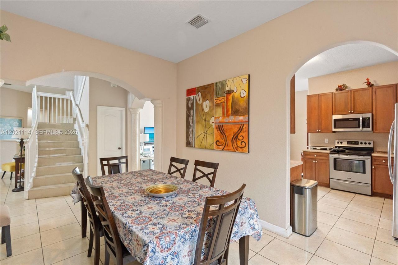 8968 NW 180th Ter , Hialeah, FL 33018 Photo