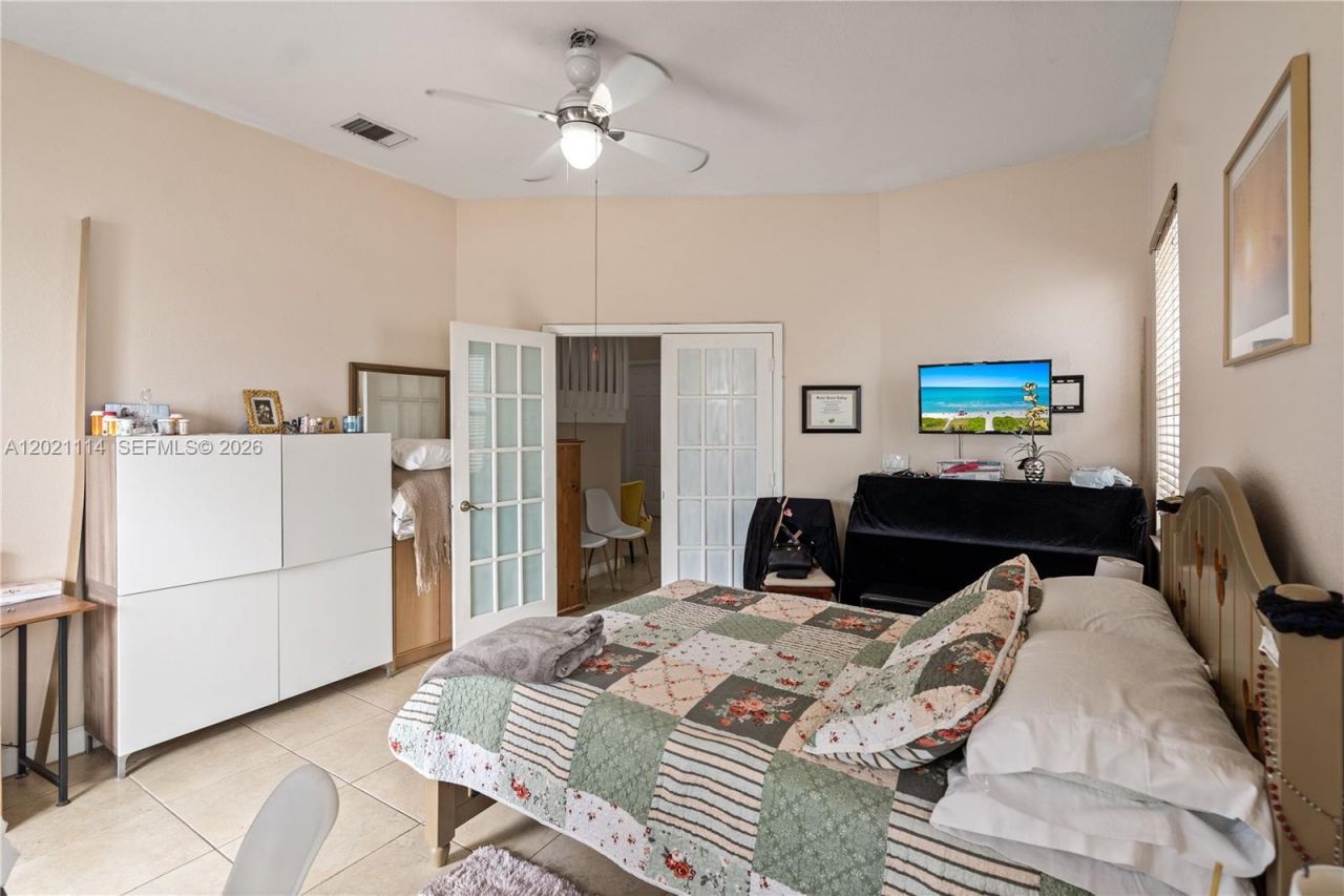 8968 NW 180th Ter , Hialeah, FL 33018 Photo