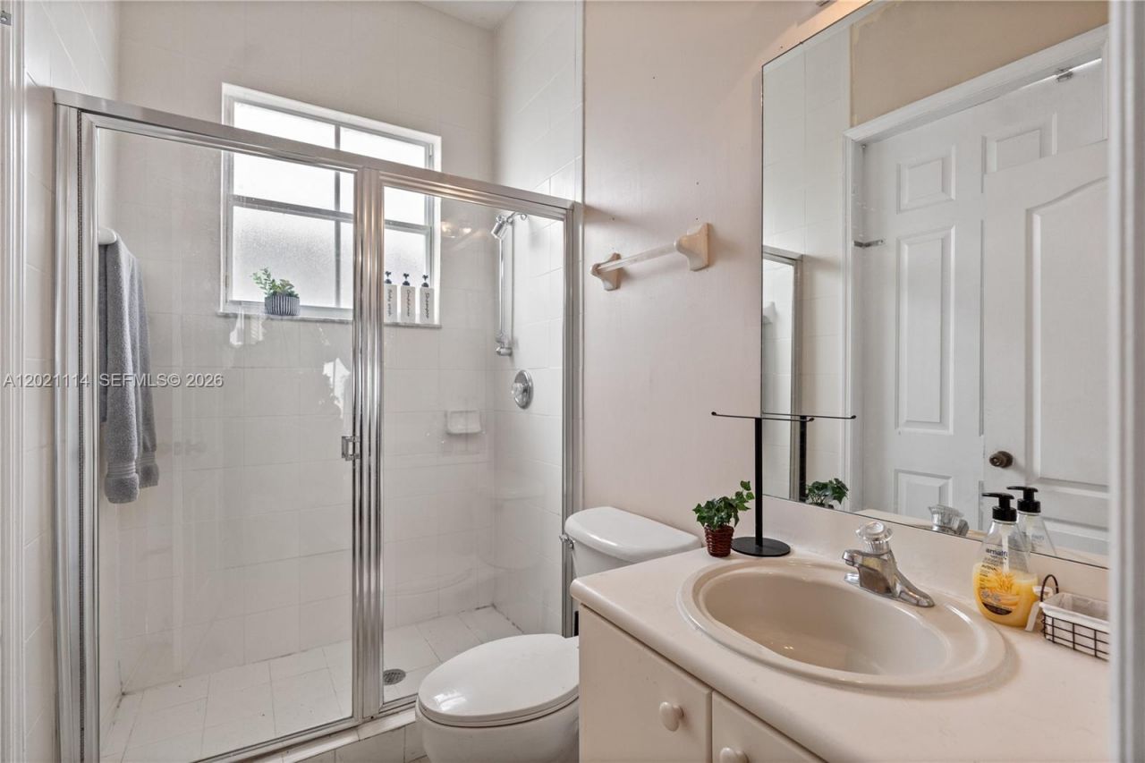 8968 NW 180th Ter , Hialeah, FL 33018 Photo