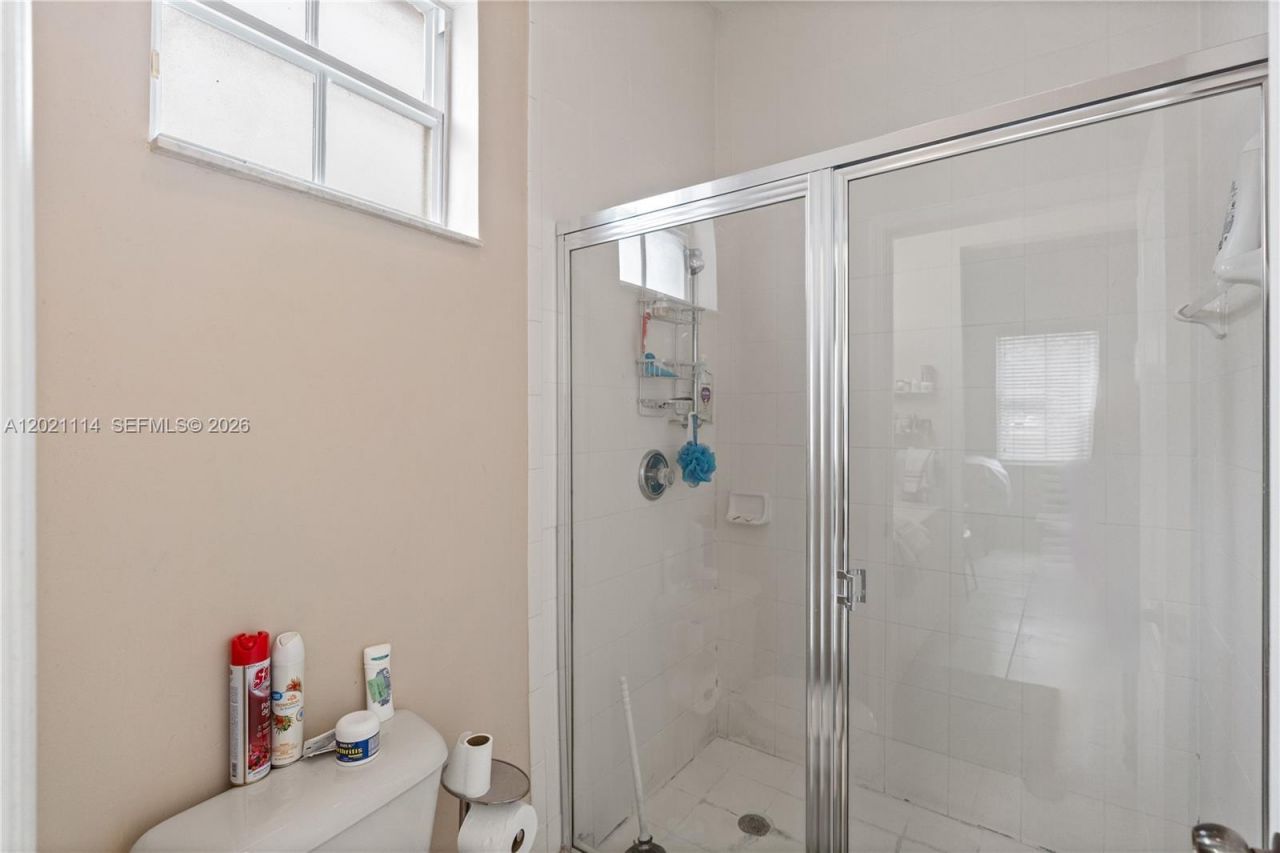 8968 NW 180th Ter , Hialeah, FL 33018 Photo