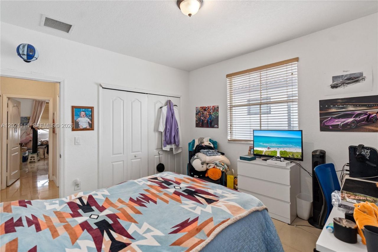 8968 NW 180th Ter , Hialeah, FL 33018 Photo