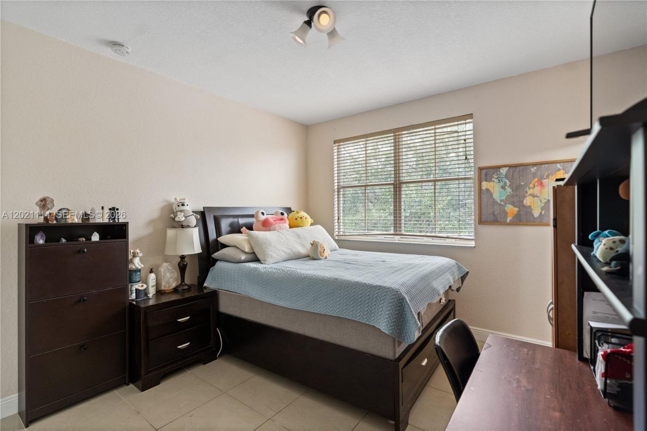 8968 NW 180th Ter , Hialeah, FL 33018 Photo