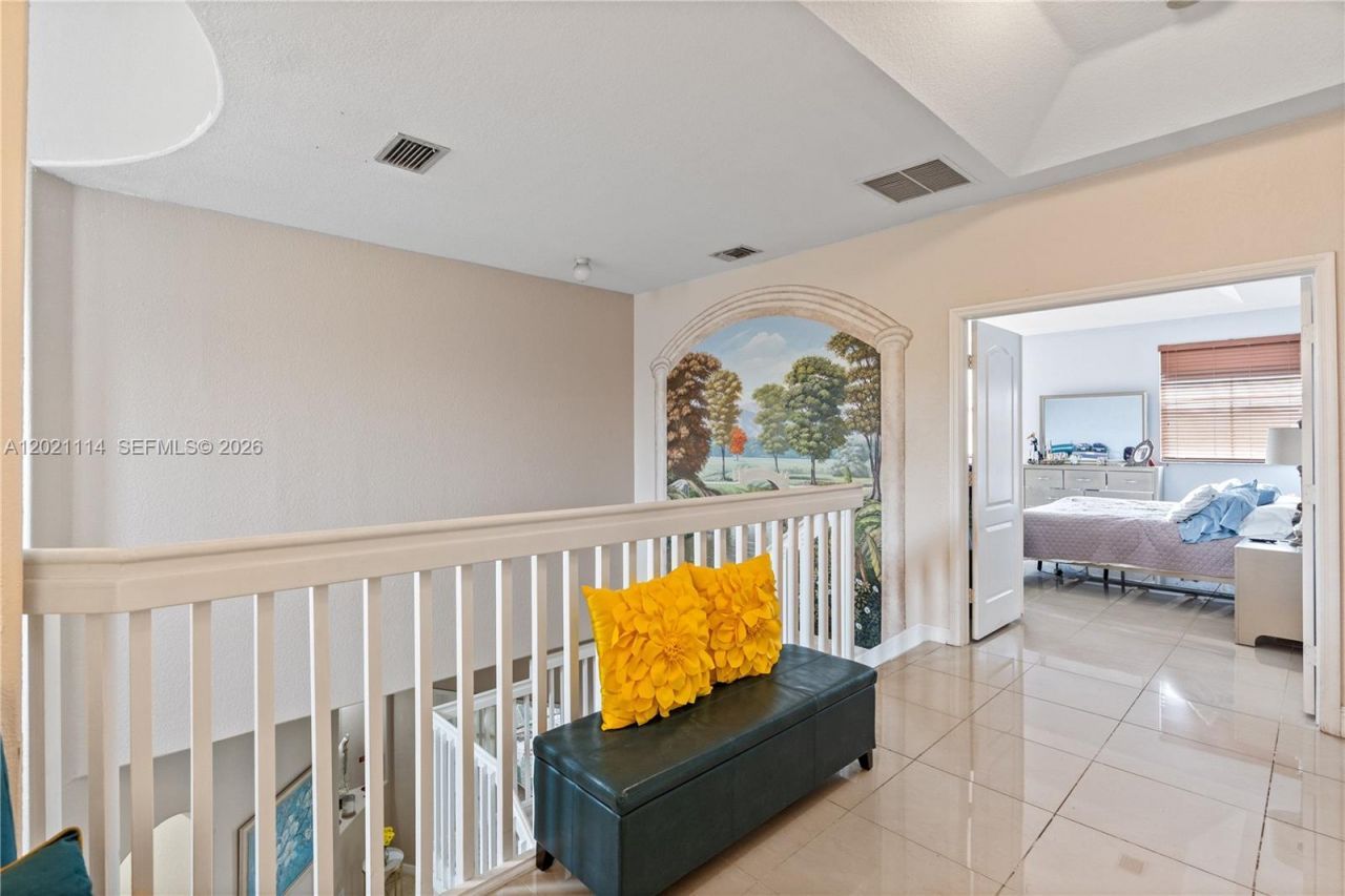 8968 NW 180th Ter , Hialeah, FL 33018 Photo
