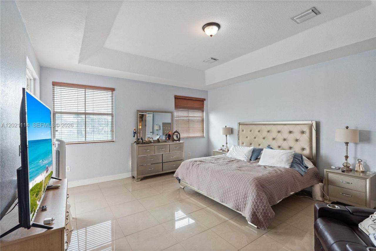 8968 NW 180th Ter , Hialeah, FL 33018 Photo
