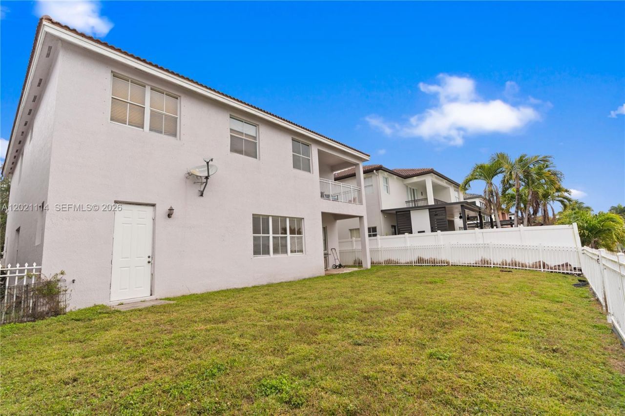 8968 NW 180th Ter , Hialeah, FL 33018 Photo