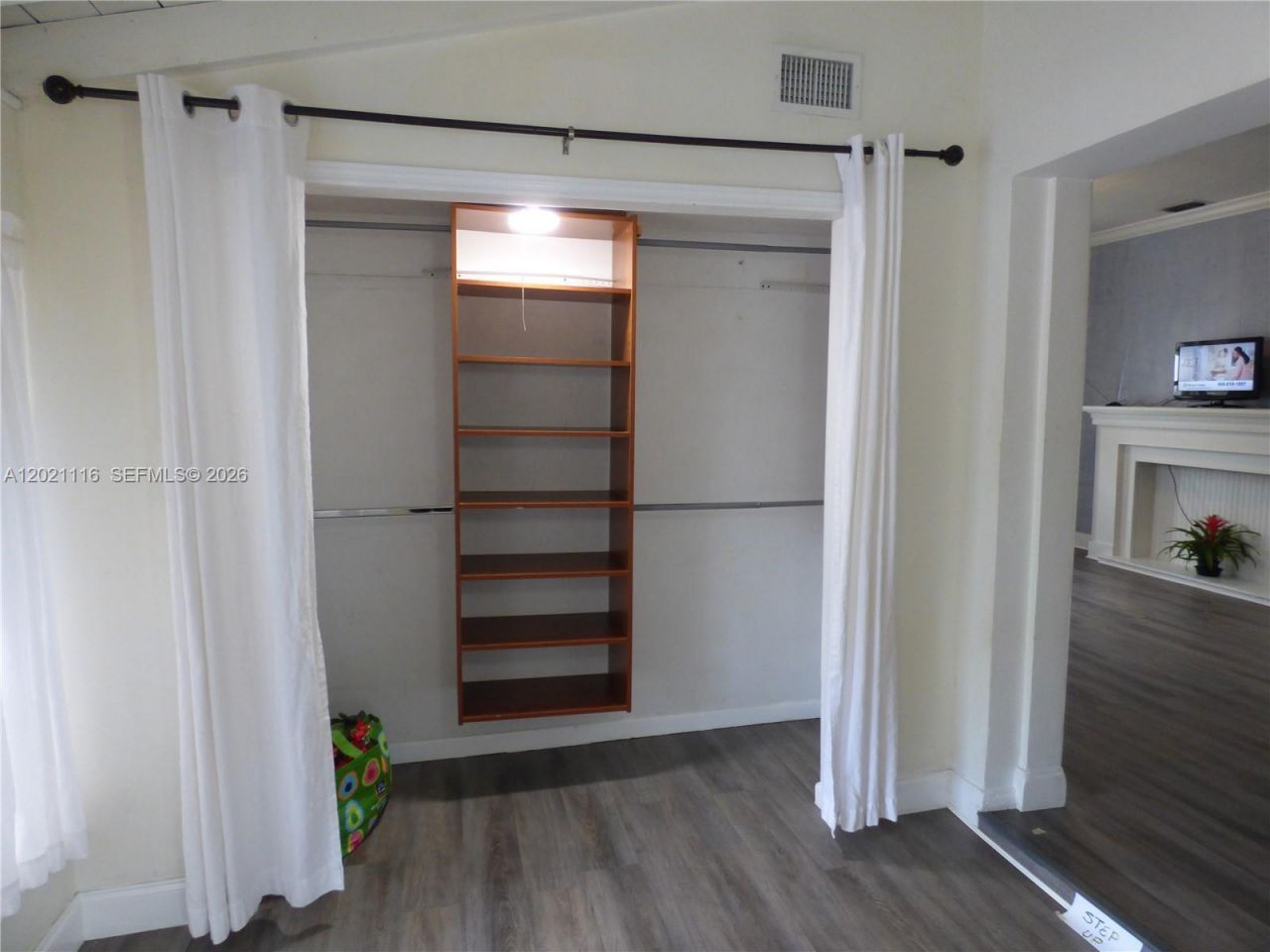 2148 NE 182nd St, North Miami Beach, FL 33162 Photo
