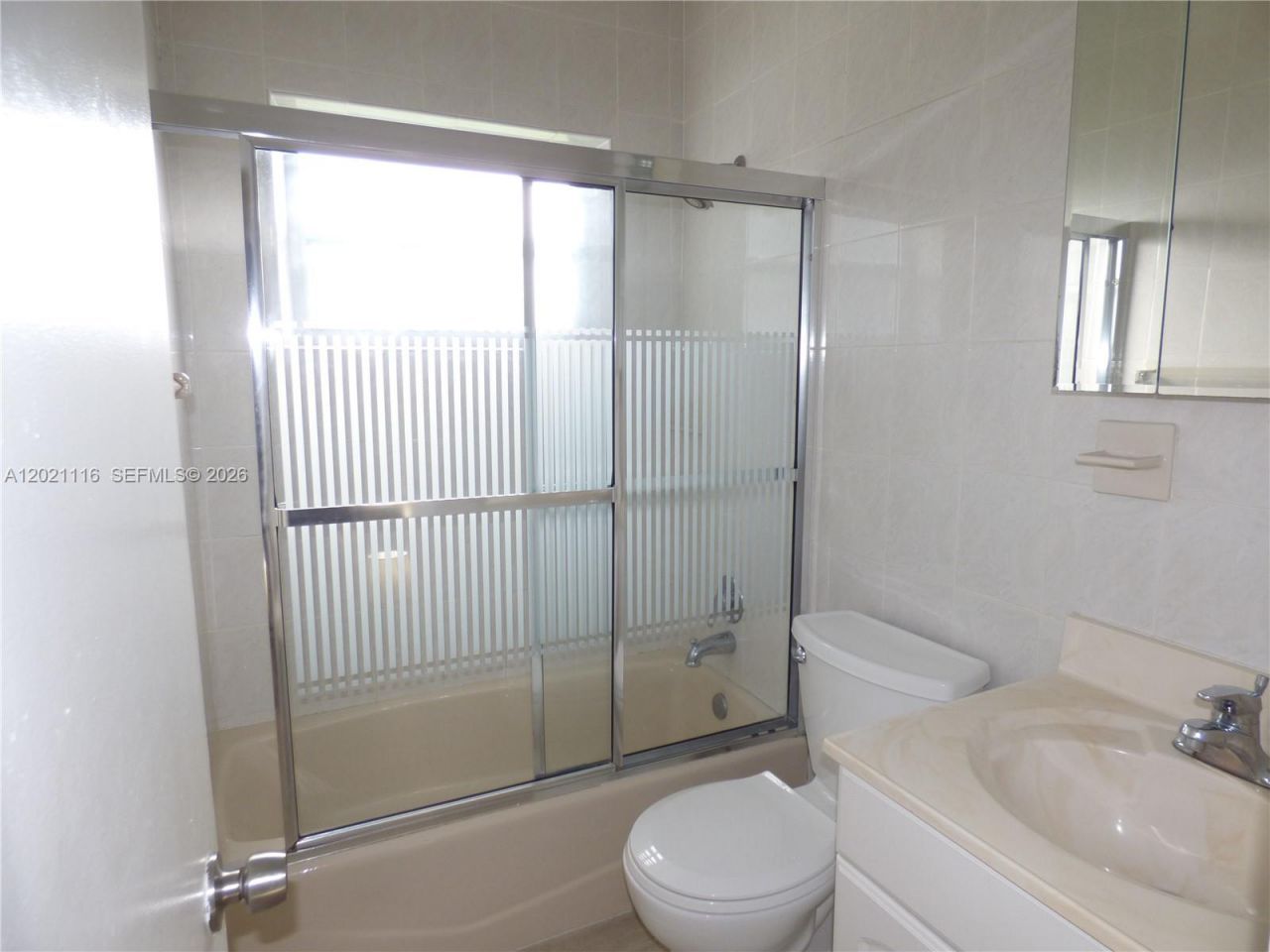2148 NE 182nd St, North Miami Beach, FL 33162 Photo