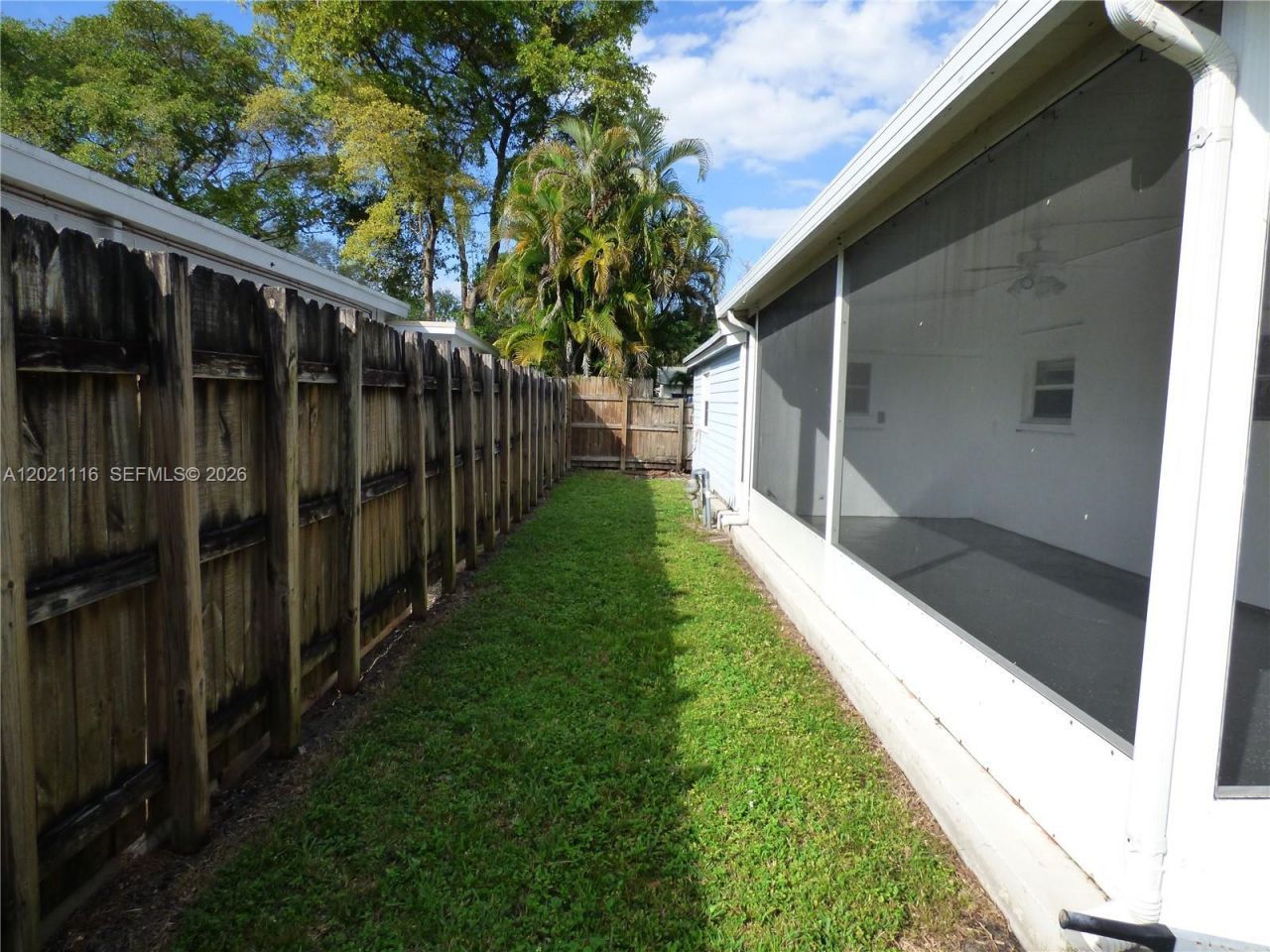2148 NE 182nd St, North Miami Beach, FL 33162 Photo