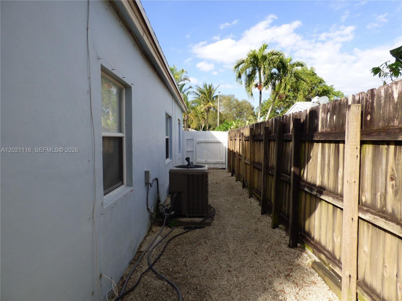 2148 NE 182nd St, North Miami Beach, FL 33162 Photo