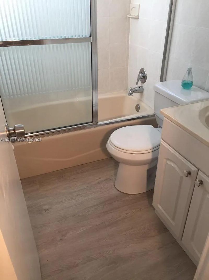 2148 NE 182nd St, North Miami Beach, FL 33162 Photo