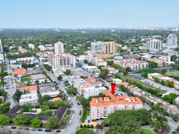 1 Alhambra Cir , Unit 601, Coral Gables, FL 33134
