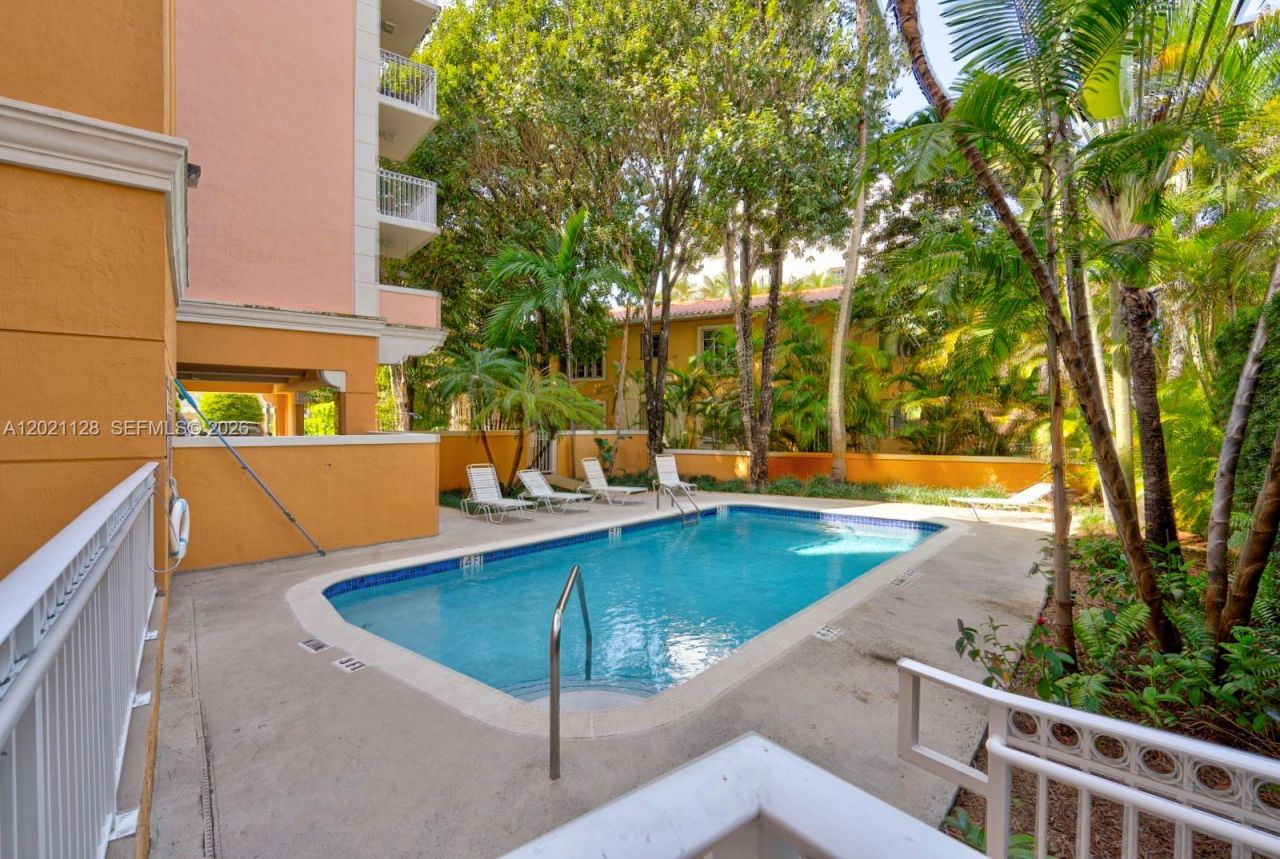 1 Alhambra Cir , Unit 601, Coral Gables, FL 33134 Photo