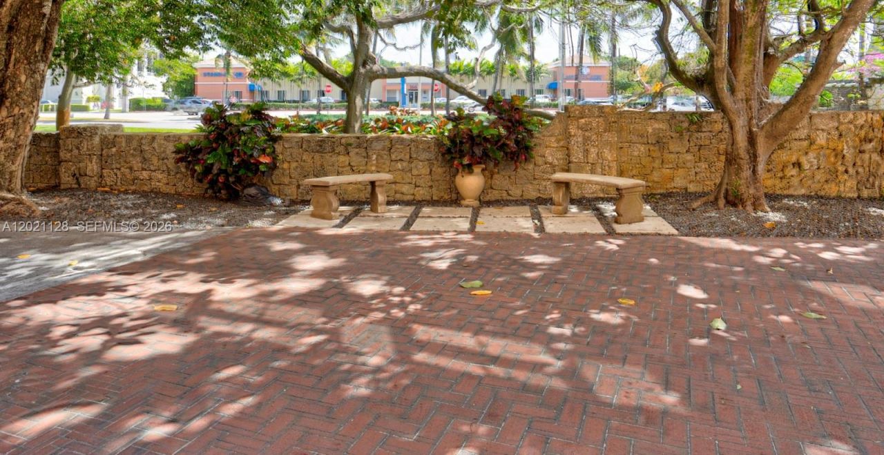 1 Alhambra Cir , Unit 601, Coral Gables, FL 33134 Photo
