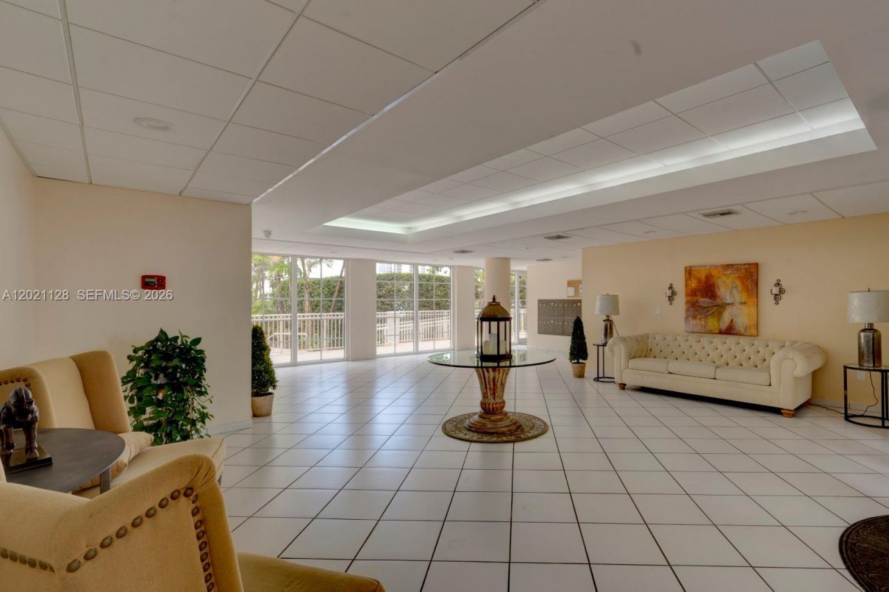 1 Alhambra Cir , Unit 601, Coral Gables, FL 33134 Photo