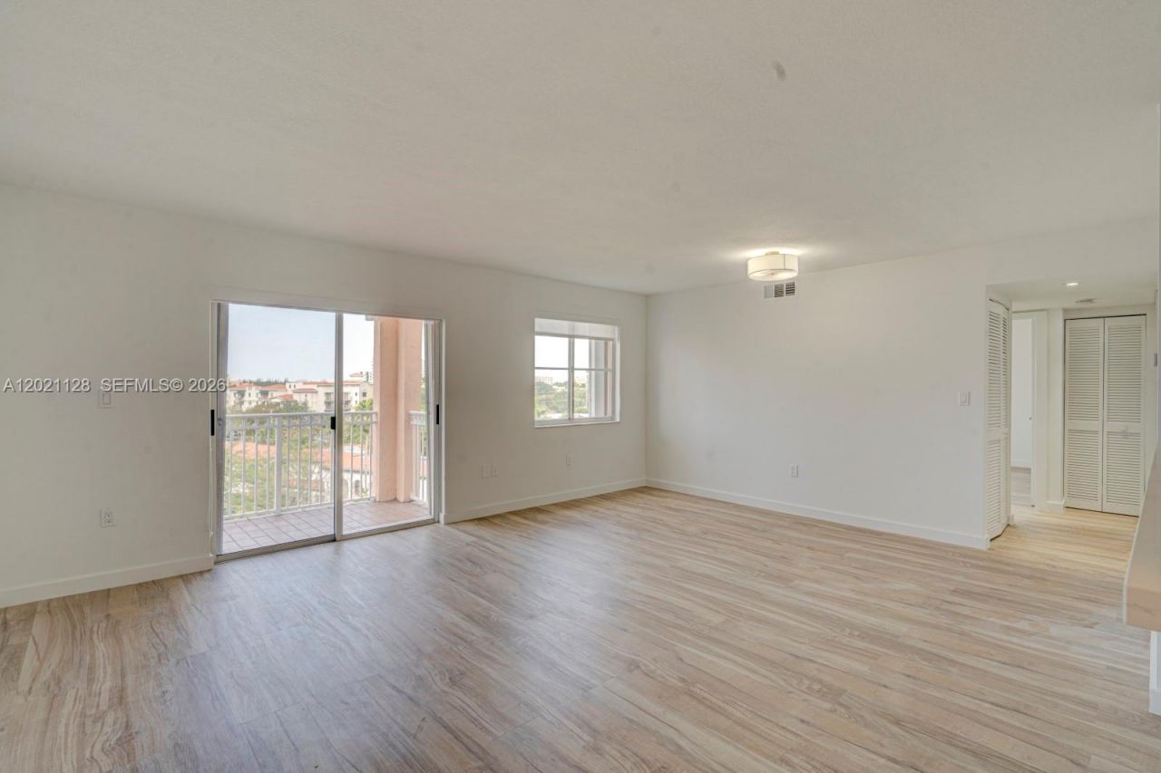 1 Alhambra Cir , Unit 601, Coral Gables, FL 33134 Photo