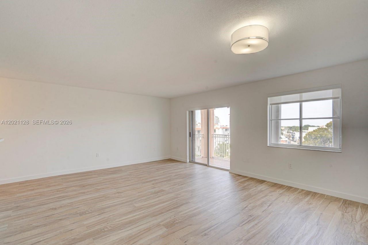 1 Alhambra Cir , Unit 601, Coral Gables, FL 33134 Photo