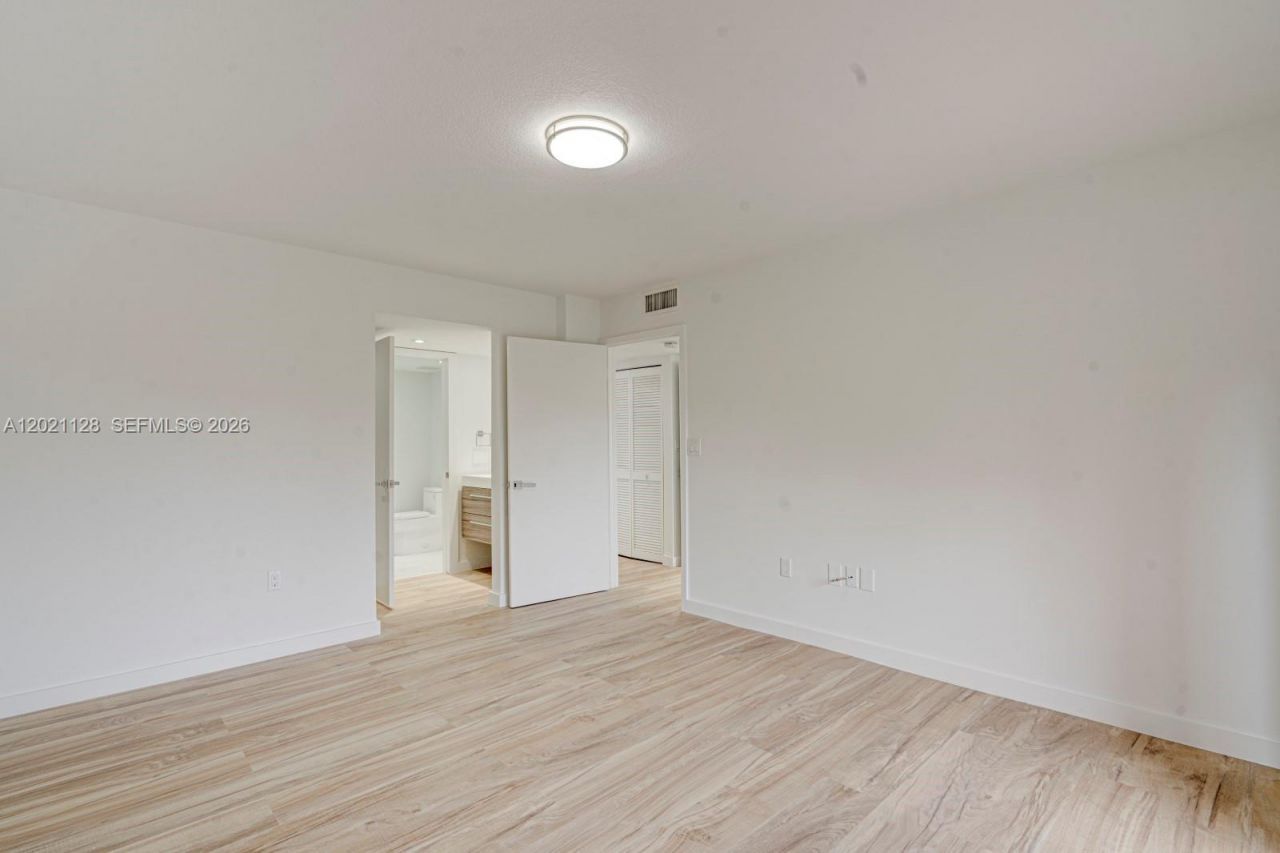 1 Alhambra Cir , Unit 601, Coral Gables, FL 33134 Photo