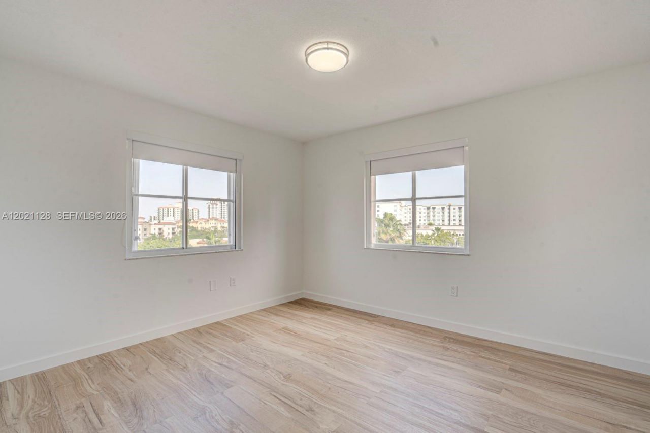 1 Alhambra Cir , Unit 601, Coral Gables, FL 33134 Photo